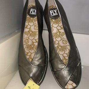 COPY - Peep toe Fly London Wedges